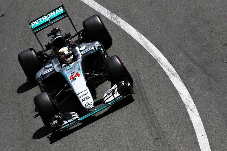 lewishamiltonf1grandprixmonacopracticeivxzxvvn84gx