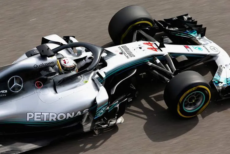 lewishamiltonf1grandprixrussiapracticemj71z3y1hyjx