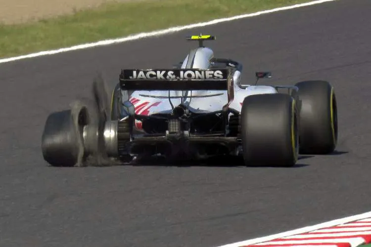magnussen vs leclerc accident 001 1