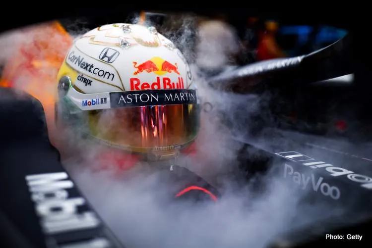 max verstappen smoke red bull