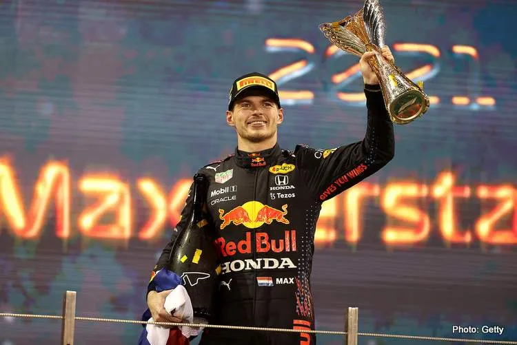 maxverstappenworld champion red bull viaplay