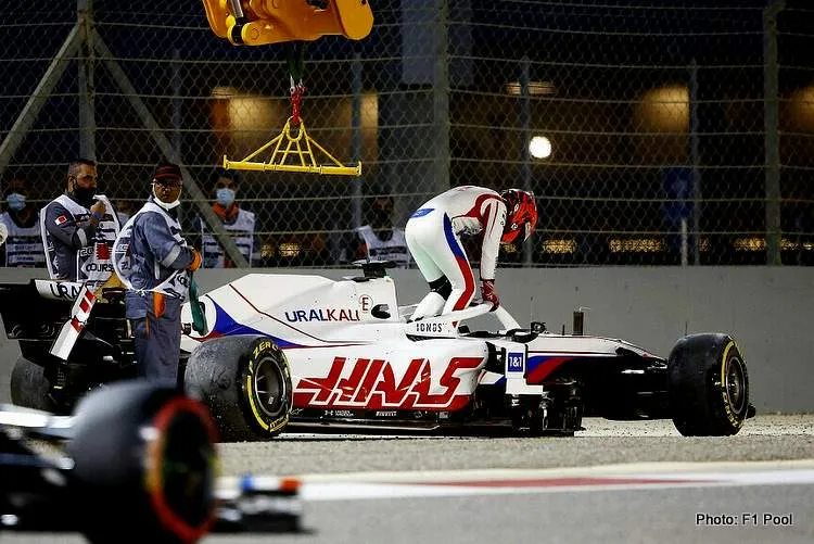 mazepipin crash bahrain garnd prix 2021 001