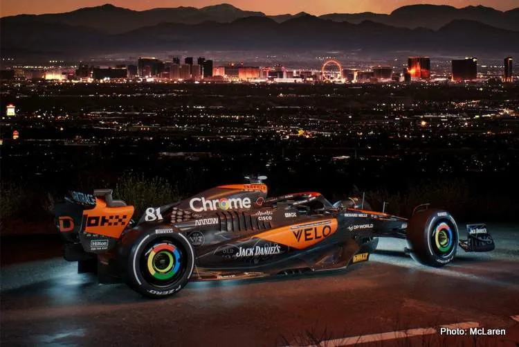 mclaren f1 team 001