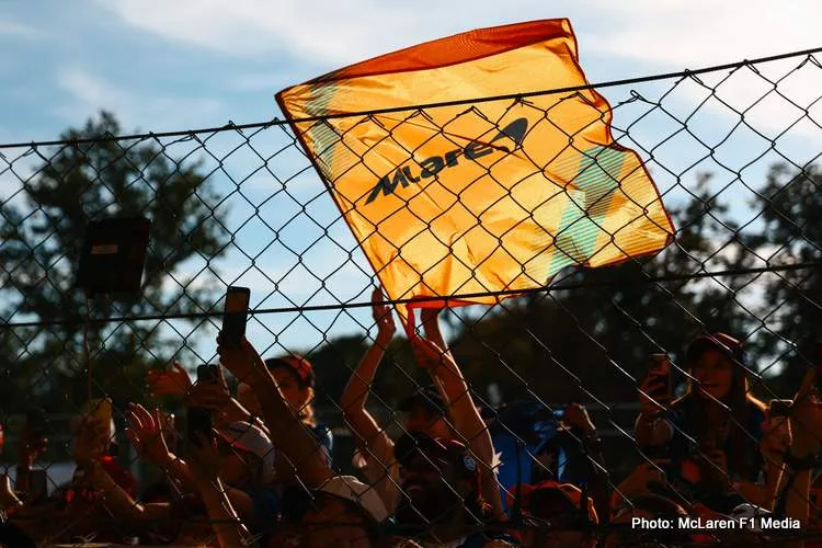 mclaren fans monza f1