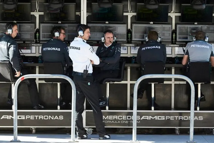 mercedes amg petronas pitwall austin