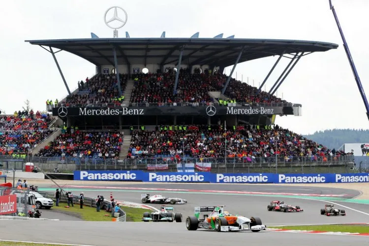 mercedes benz grandstand 1