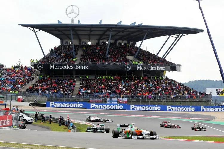 mercedes benz grandstand 1
