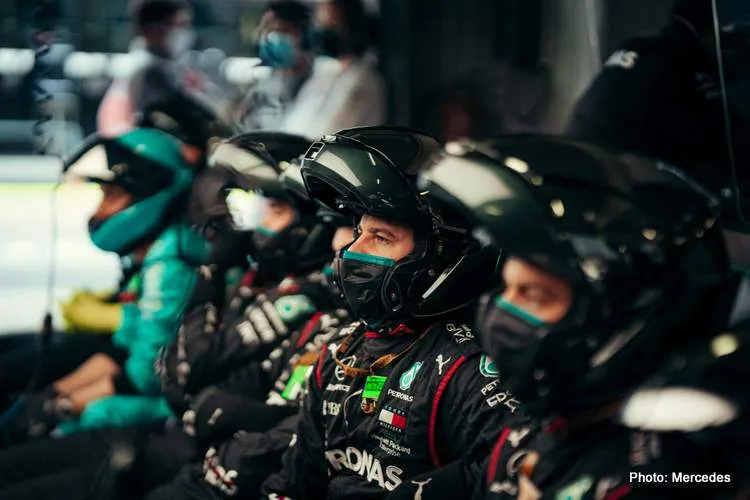 mercedes f1 crew