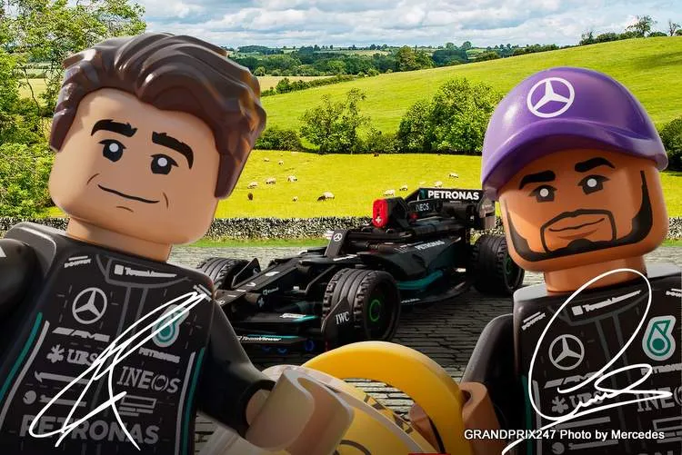 mercedes hamilton russell silverstone f1 british gp lego