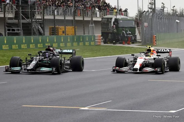 mercedes horner red bull hamilton verstappen