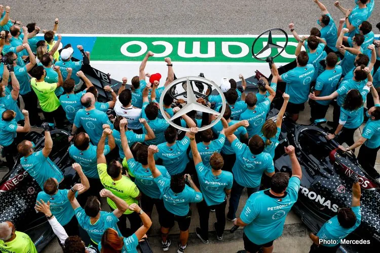 mercedes team celebrate imola