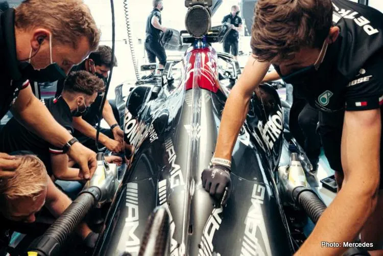 mercedes w12 mechanics