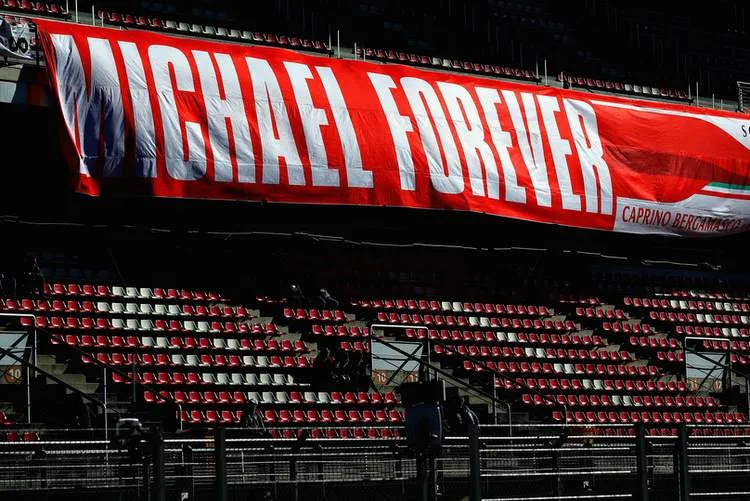 michaelschumacherf1wintertestingbarcelonarzazcrnjvdux