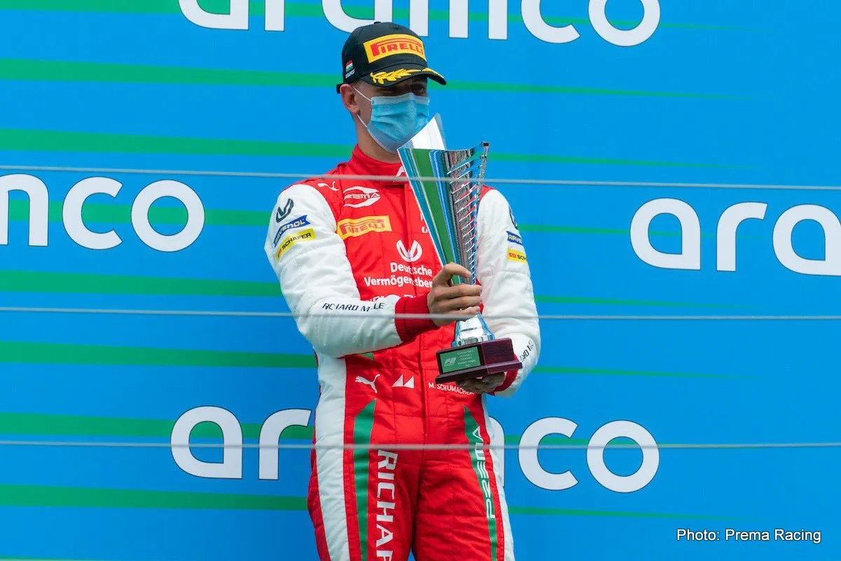 mickhungarypodium 001