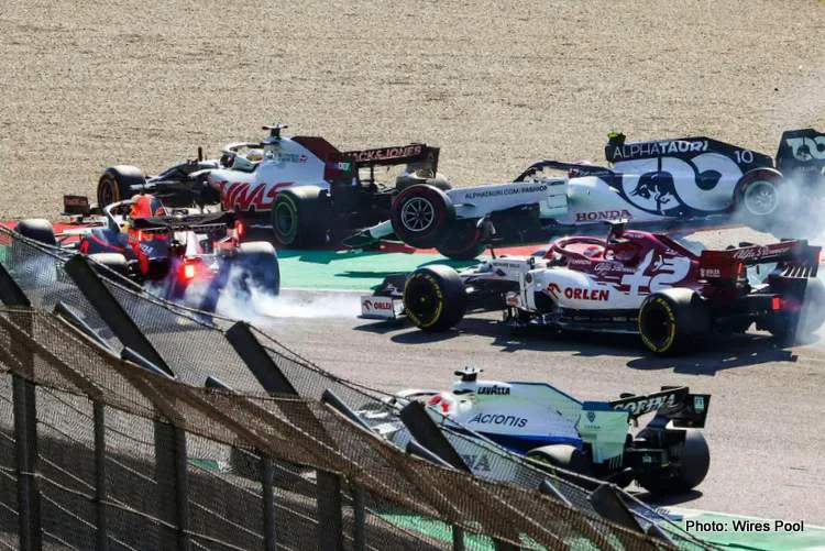mugello crash formula1 001