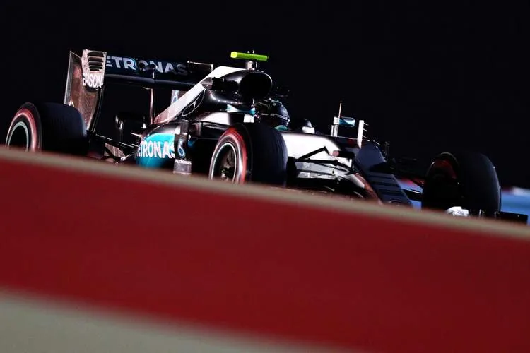 nicorosbergf1grandprixbahrainpracticeglsxn58ejv9x