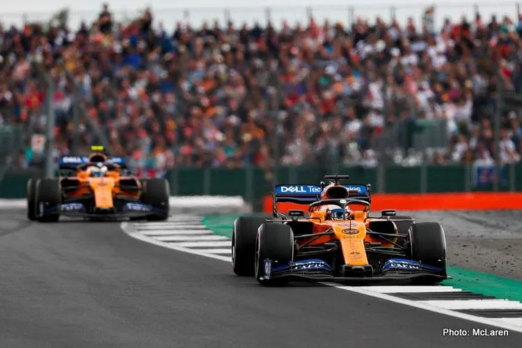 norris sainz silverstone