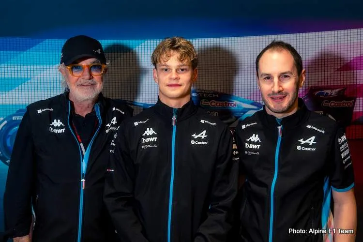 paul aron signs as 2025 bwt alpine formula one team reserve driver