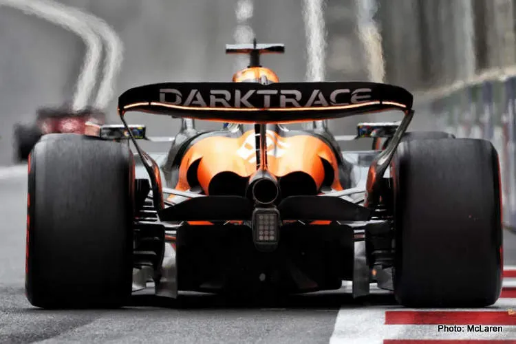 piastri mclaren rear wing