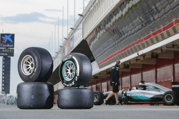 pirelli f1 barcellona test tyres1