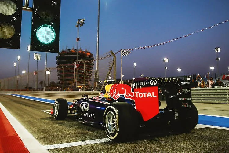 pitlane exit green light red bull