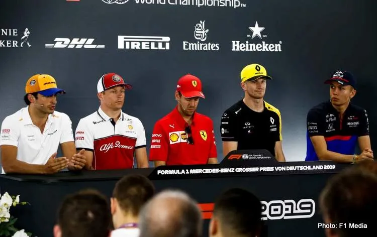 press conference photo