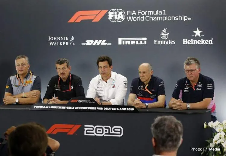 press conference photo2