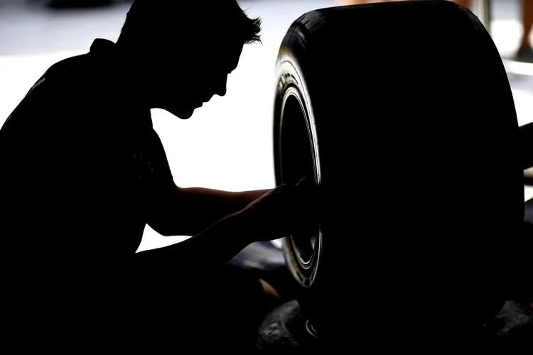 red bull racing preparing their tyres ahead of fp1