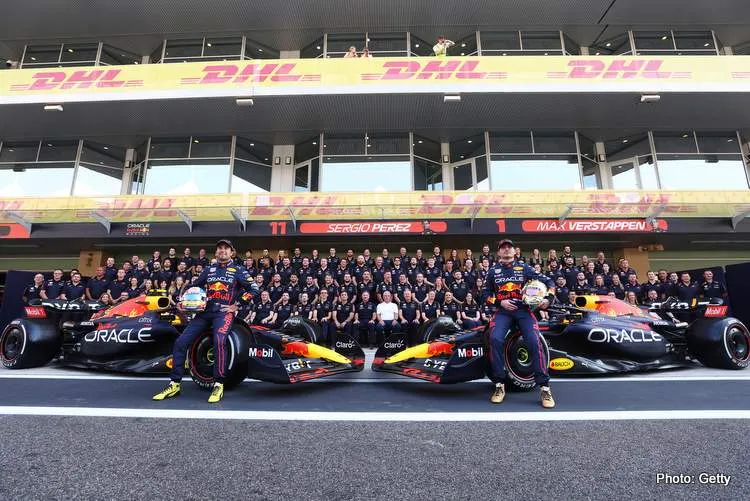 red bull team photo abu dhabi 2 2022