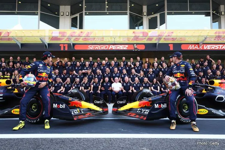 red bull team photo abu dhabi 2022