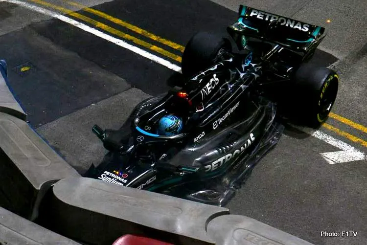 russell in the wall singapore mercedes f1 japanese gp