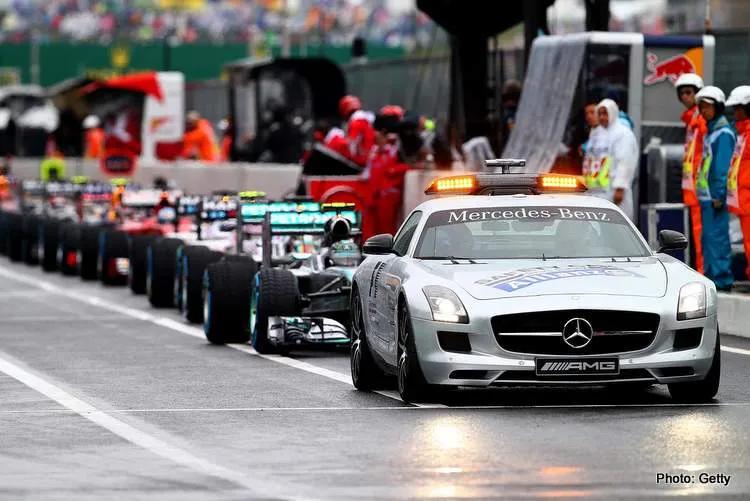 safety car at the japanese f1 grand prix 001