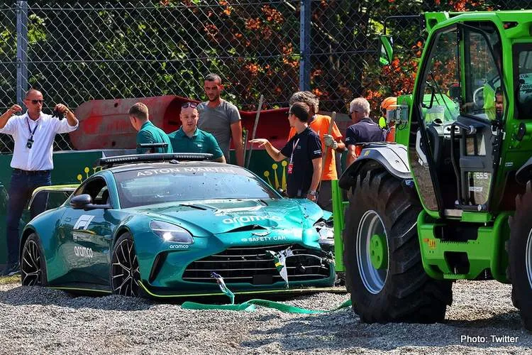 safety car f1 crash accident prang shunt