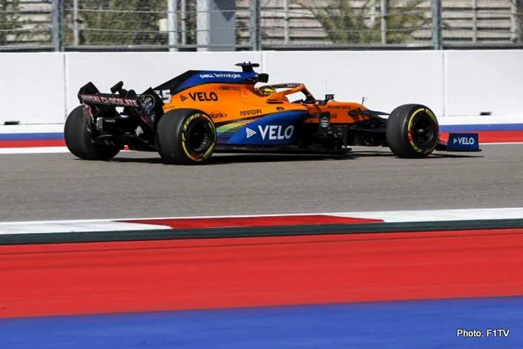sainz crash