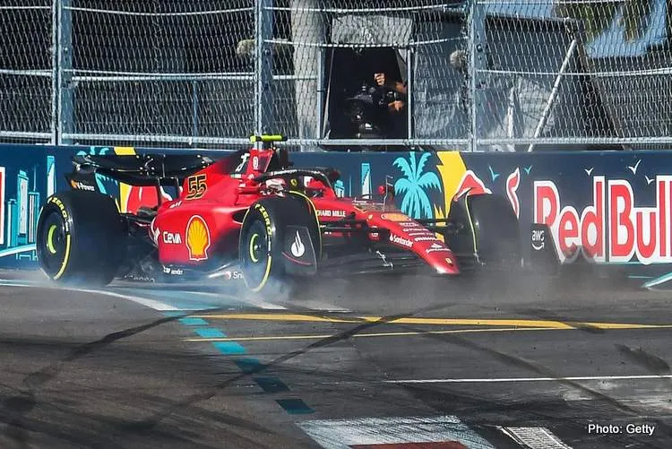 sainz f1 crash miami