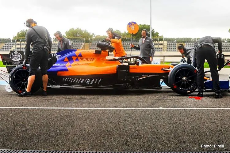 sainz pirelli test