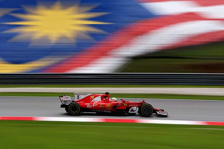sebastianvettelf1grandprixmalaysiapractices8old05yiprx