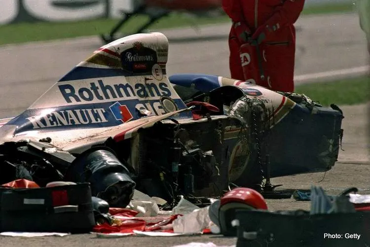 senna wreck getty 001