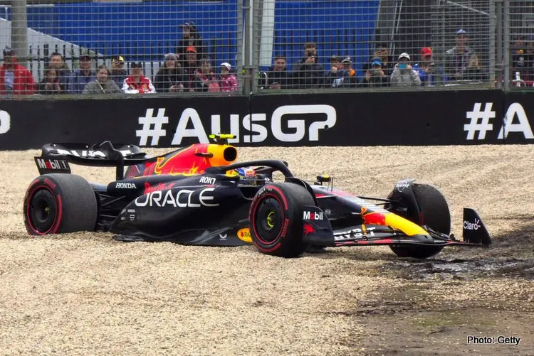 sergio perez australia qualifying spin dnf getty sand melbourne
