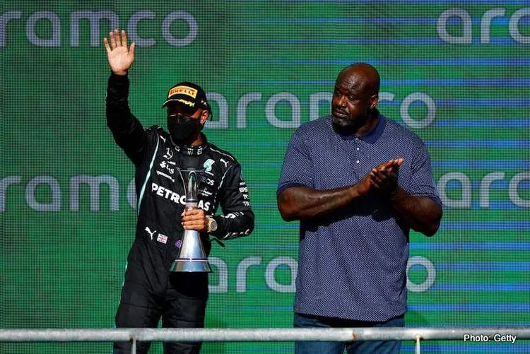 shaquille o neal united states grand prix podium verstappen hamilton 001