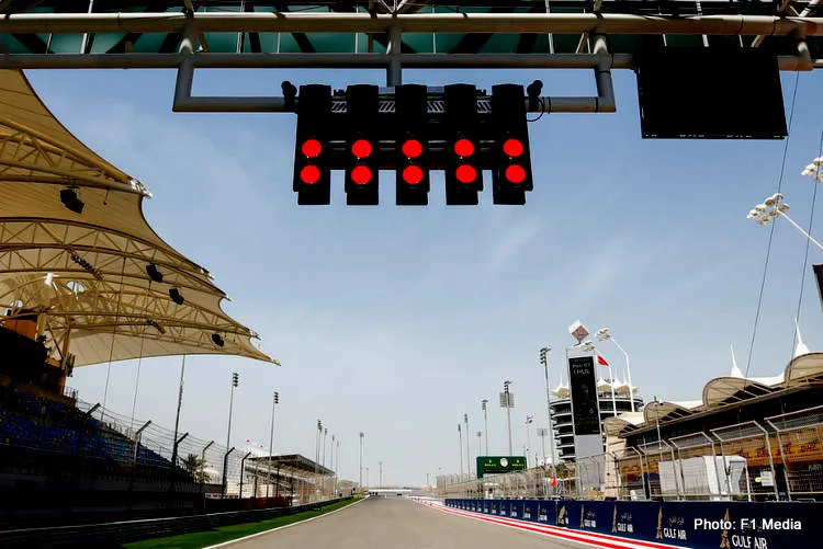 start lights f1 bahrain 001
