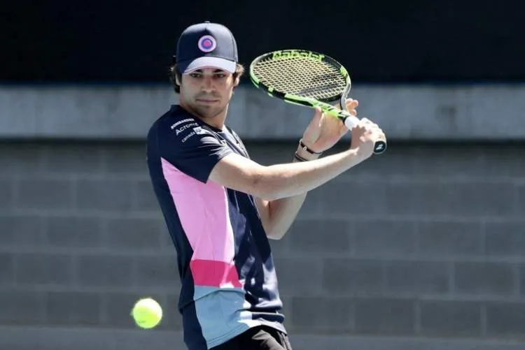 stroll tennis 001