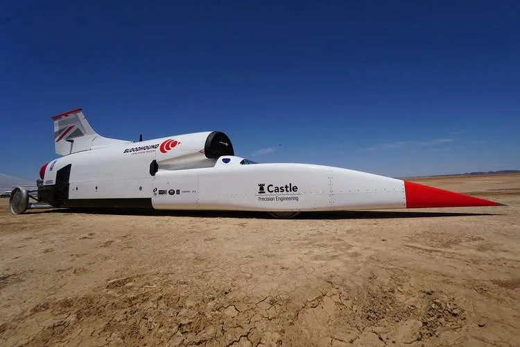 the bloodhound supersonic car