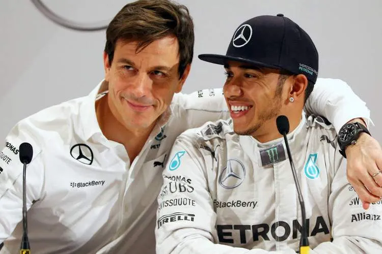 toto wolff lewis hamilton mercedes 3284299