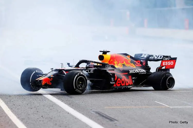 verstappen baku21 crash 2022