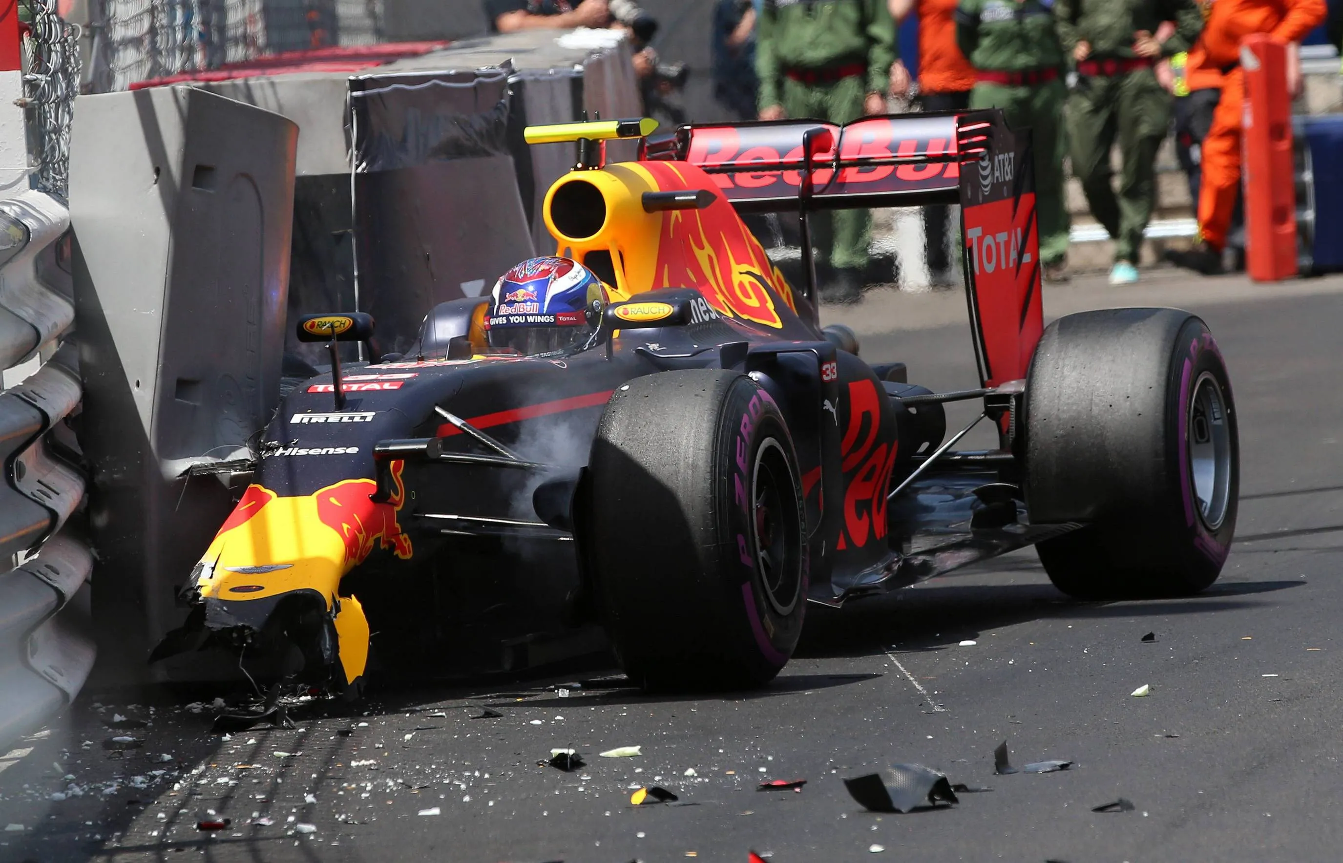 verstappen crash