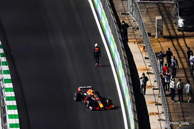 verstappen jeddah qualifying crash