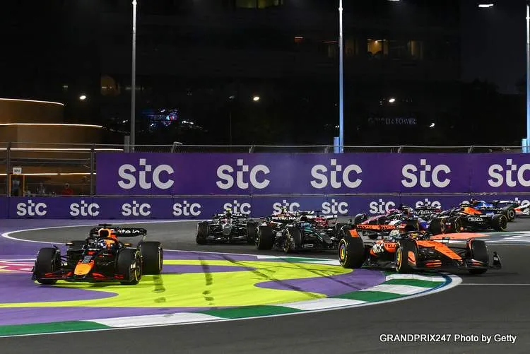 verstappen piastri jeddah 4 2025
