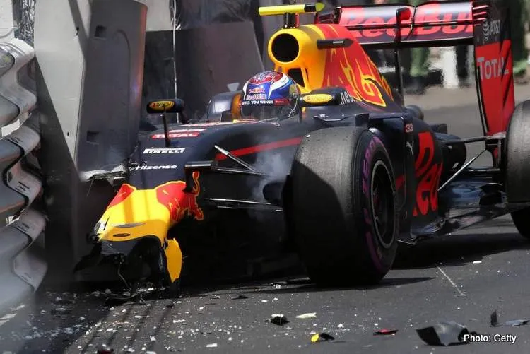 verstappen qualifying crash monaco formula 1 grand prix 2016 1040x668