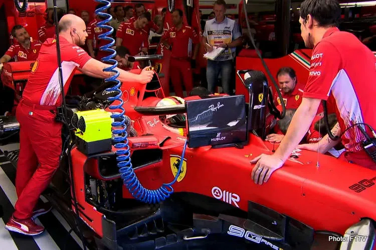 vettel pits